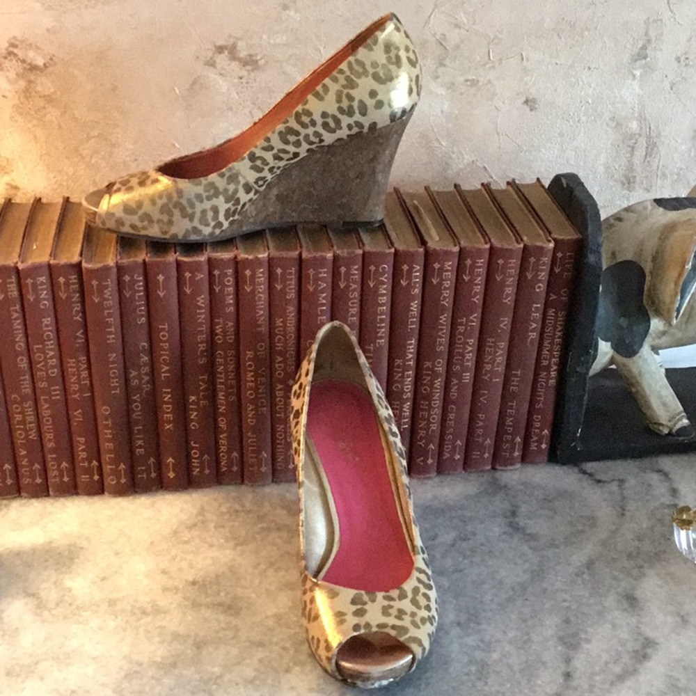 Lilly Pulitzer Animal Print Peep Toe Cork Resort Chic Wedge Shoes GUC